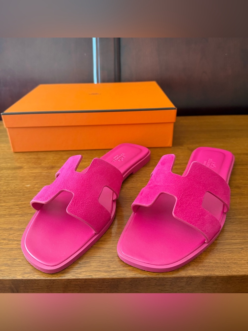 hermes oran H logo slides in pink suede, women’s 38.5, worn once!